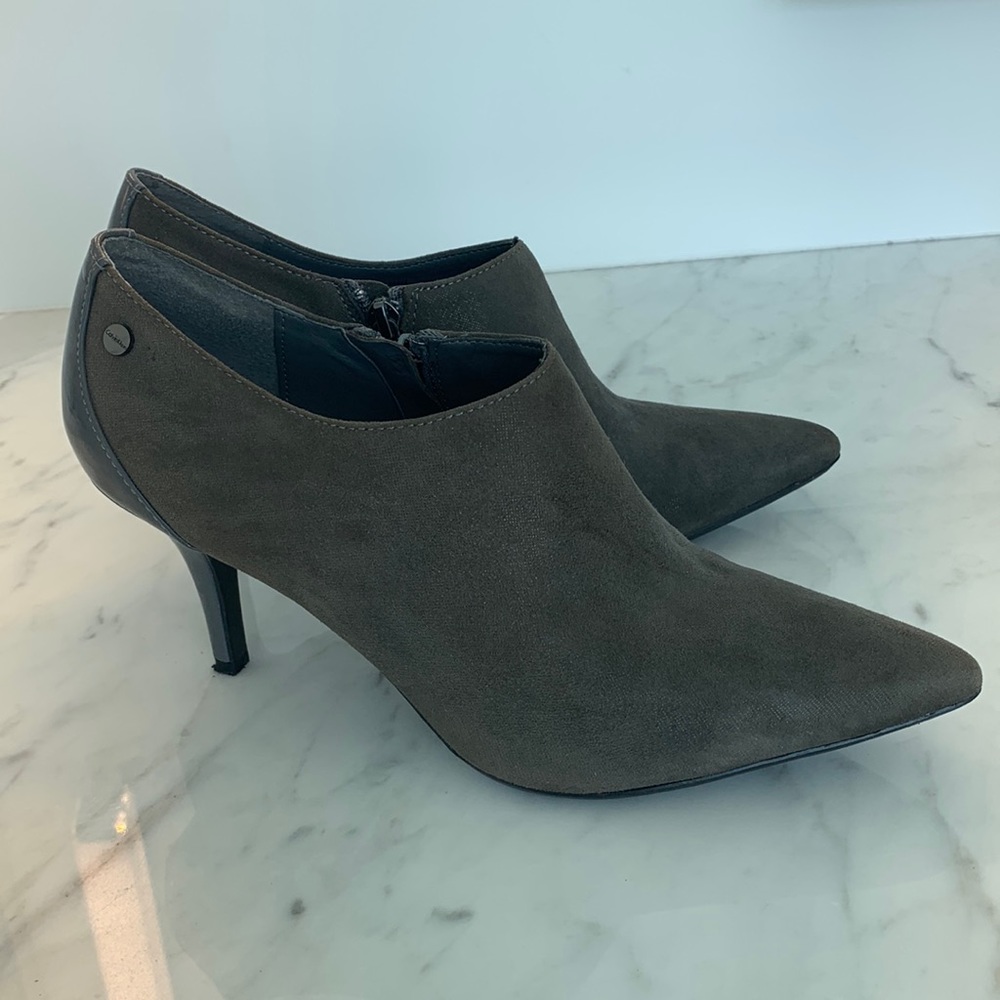 Calvin Klein booties, fit like sz8